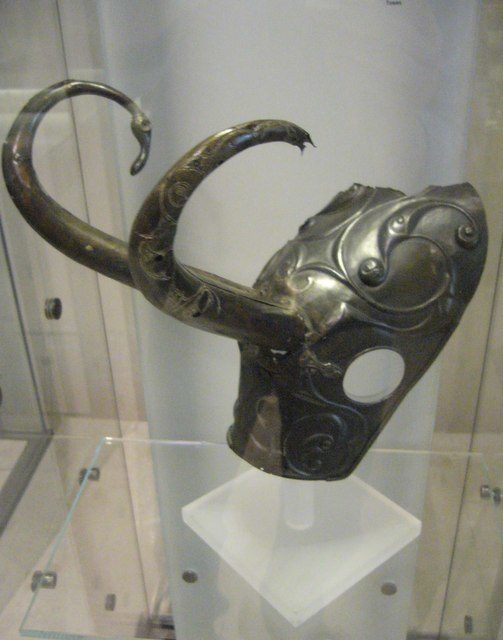 Celtic-horse-helmet.jpg
